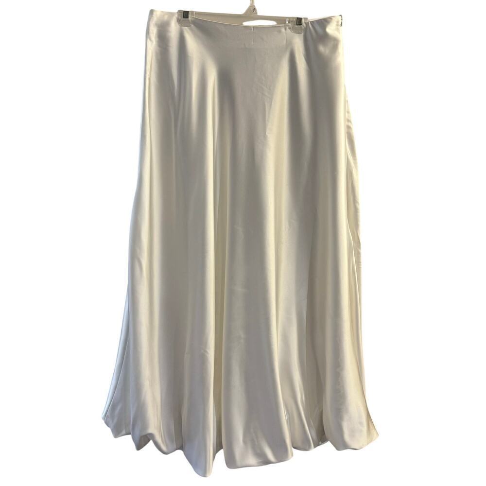 NWT Cider Bubble Hem Satin White Maxi Lined Skirt Women’s Size 1XL - Picture 2 of 8
